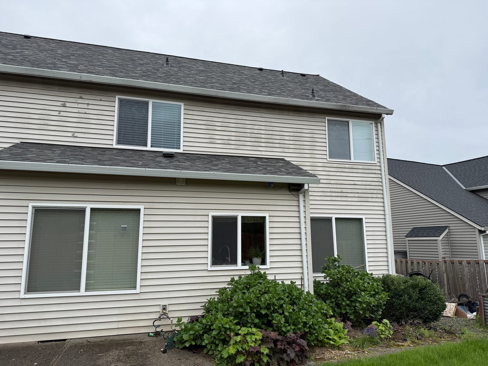 Siding before house washing before listing