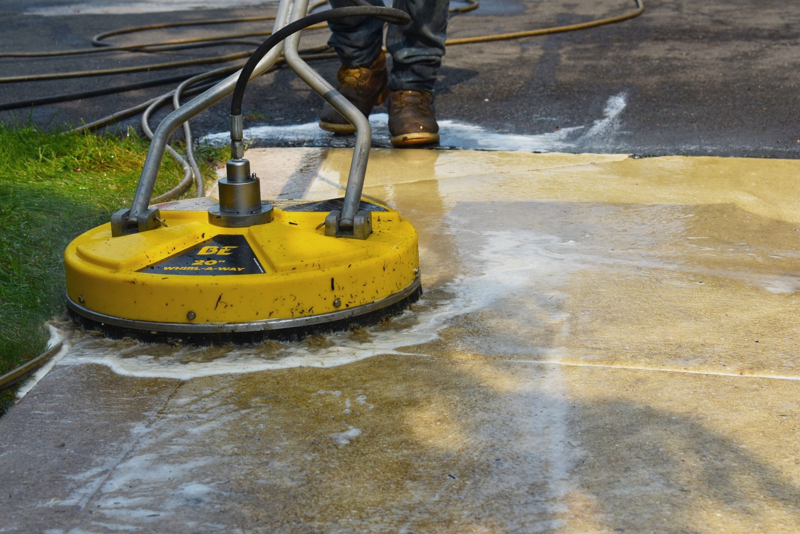 Professional house soft washing in Hillsboro, Oregon by Suds Doctor